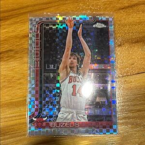 Topps Chrome Matas Buzelis Chicago Bulls XFractor